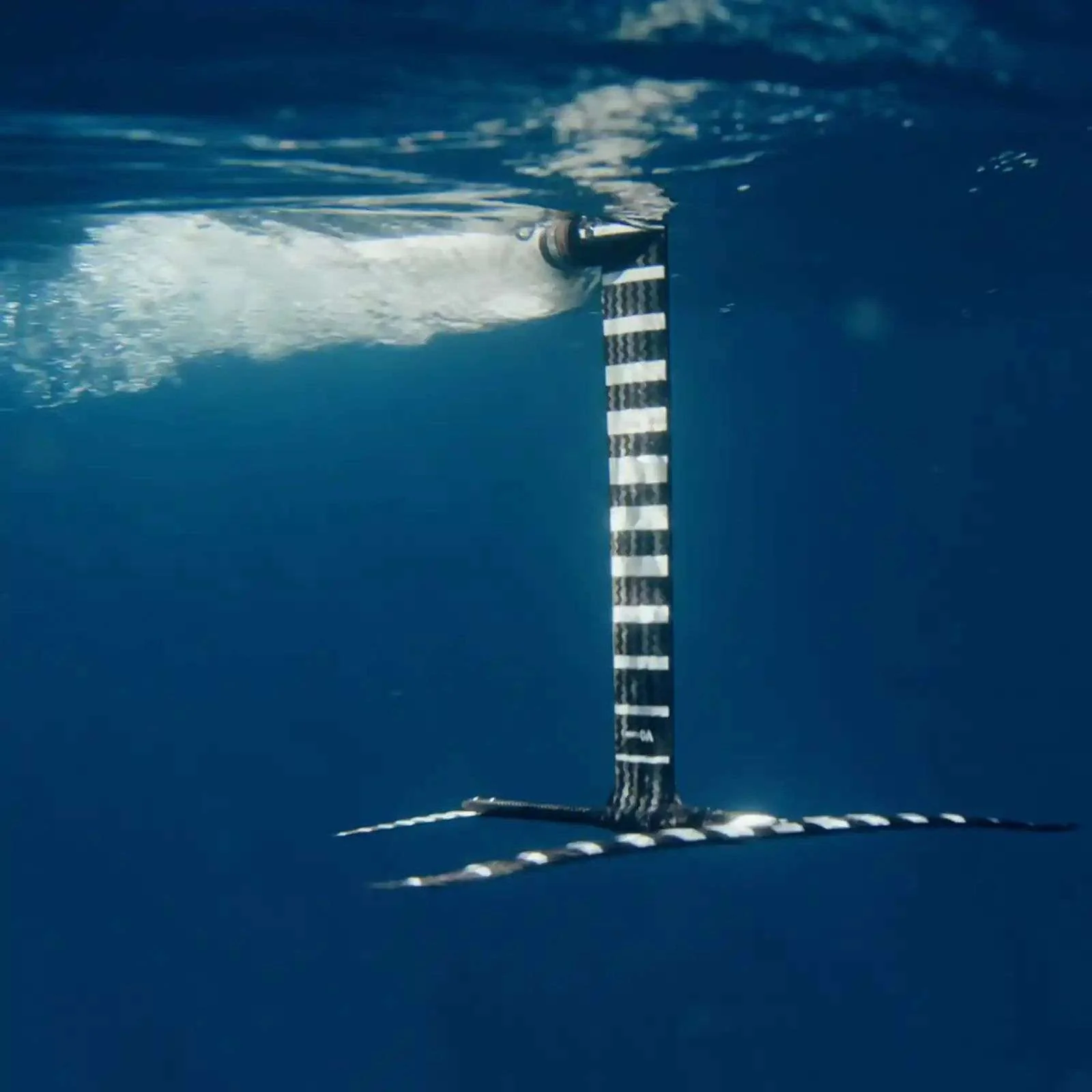 FOIL DRIVE X ARMSTRONG FOIL ASSIST INTEGRATED CARBON MAST 2025 - vue alternative 10