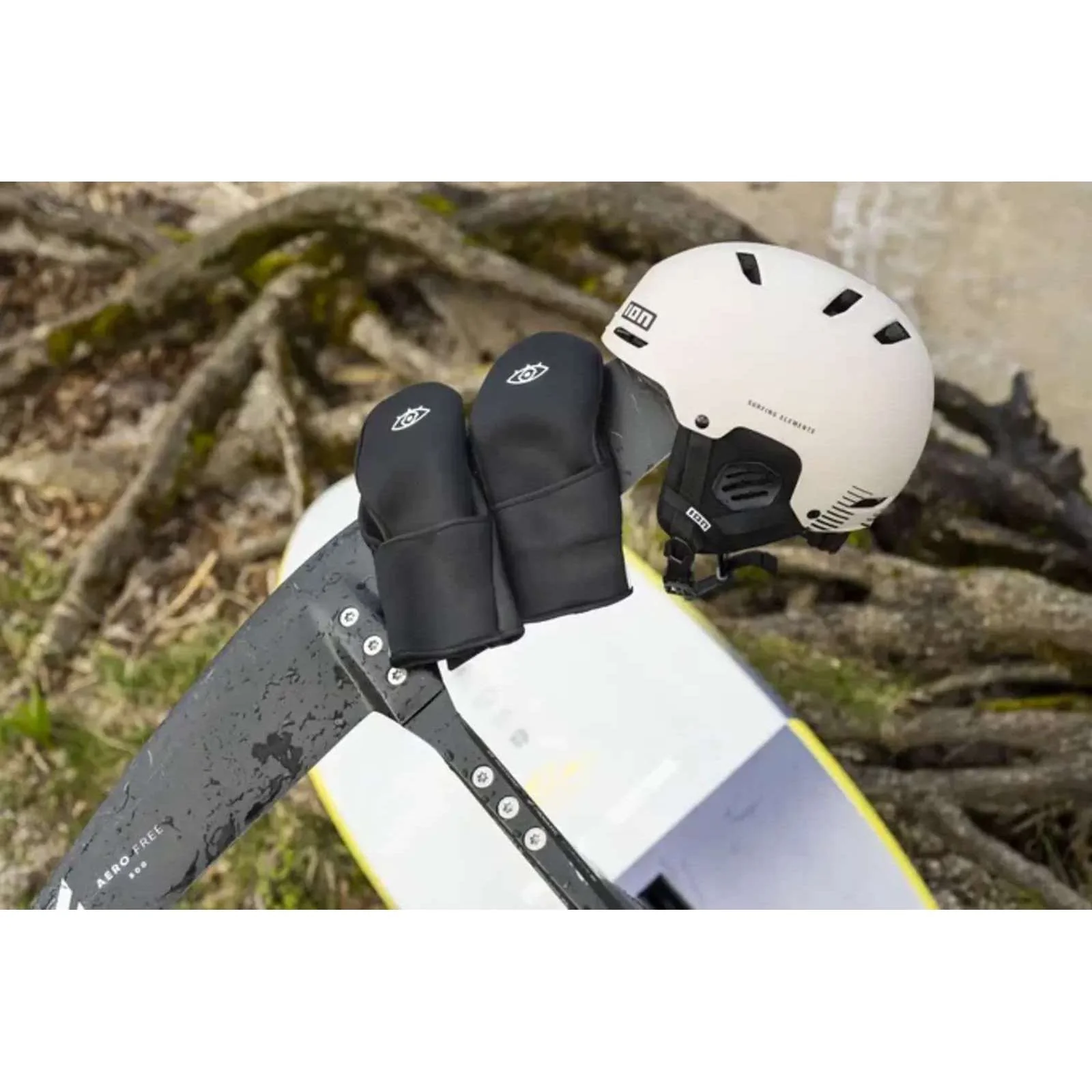 ION HYBRID GLOVES 1+2.5 - In Action View