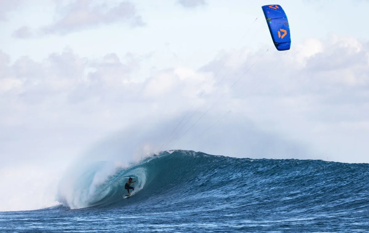 Duotone Neo SLS 2025 i aktion til kitesurf