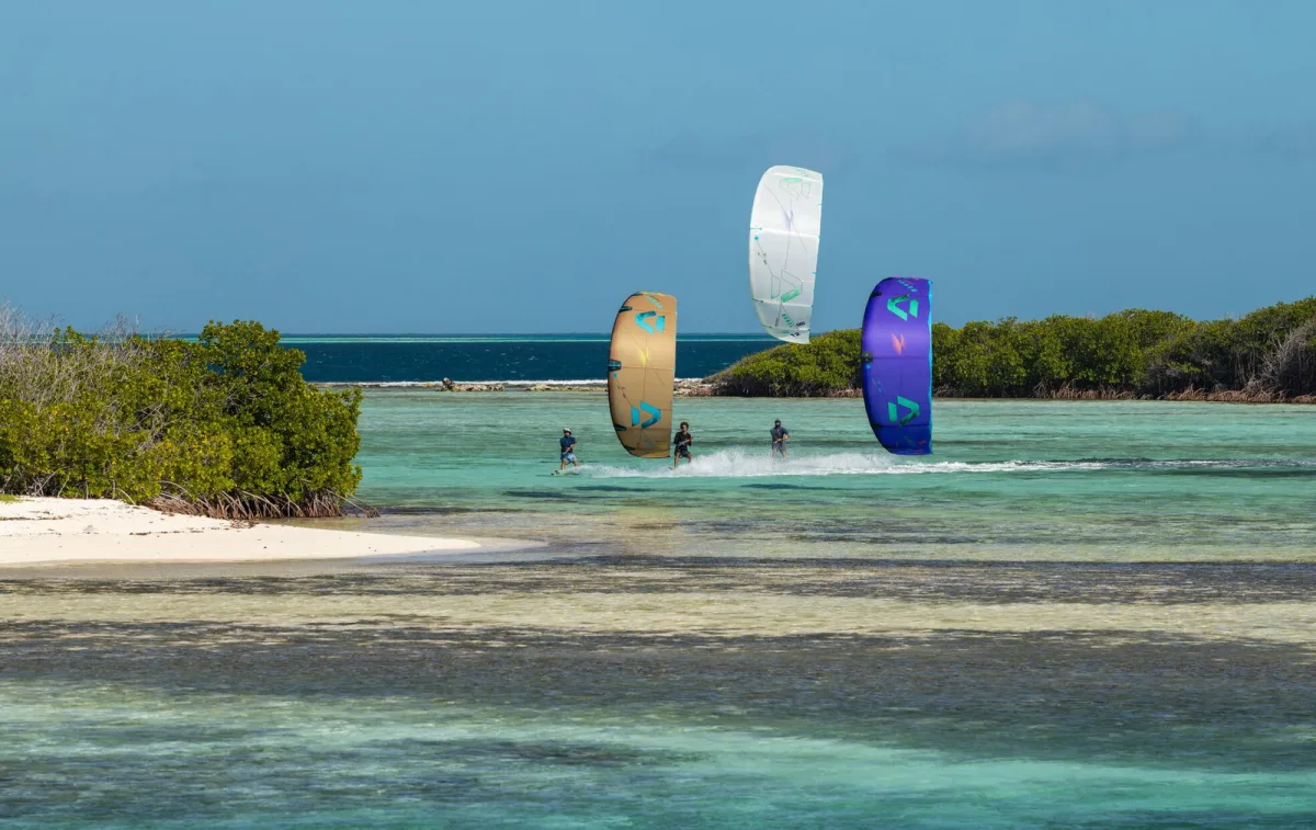 Duotone Rebel SLS 2026 en action en kitesurf