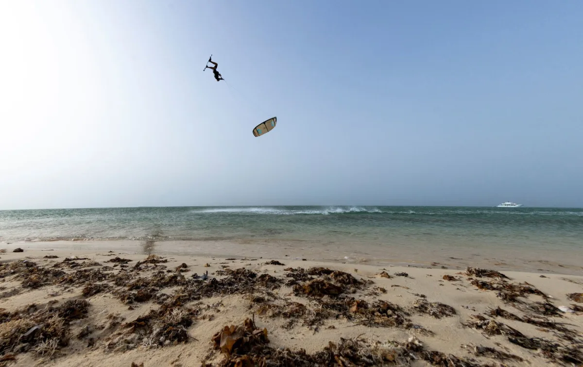 Duotone Rebel SLS 2026 en action en kitesurf