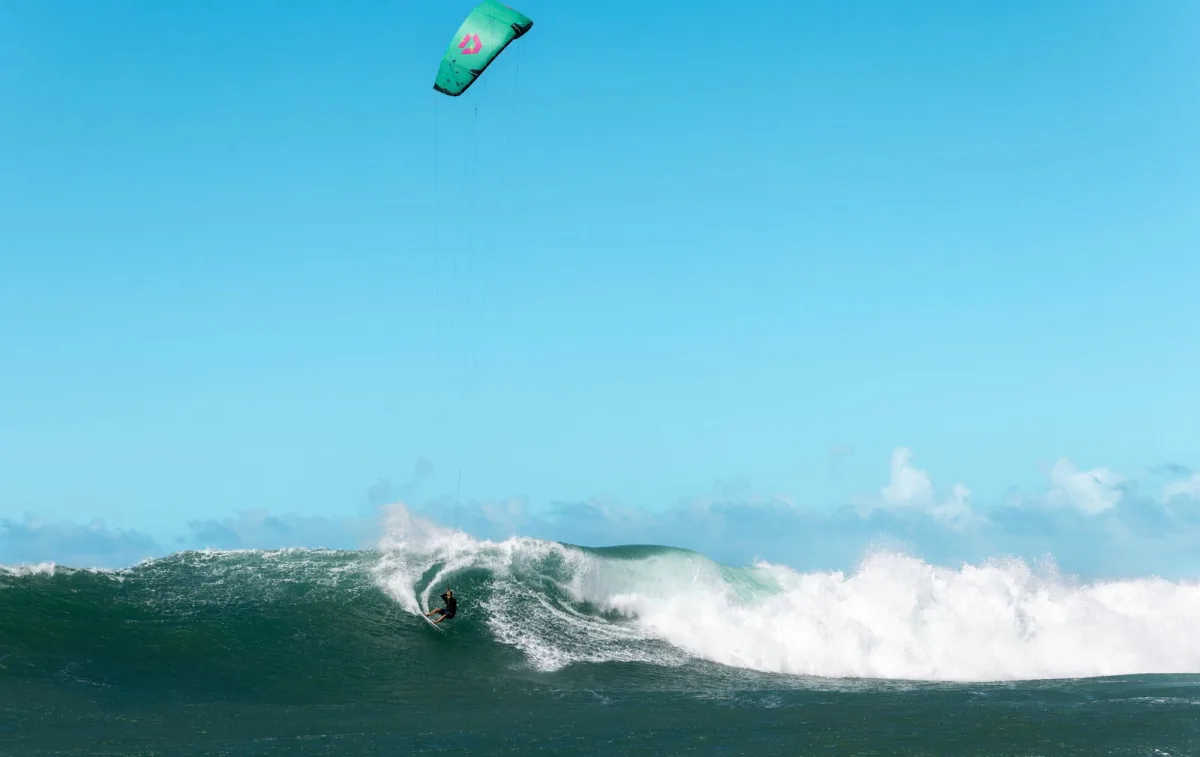 Duotone Neo SLS 2026 en action en kitesurf