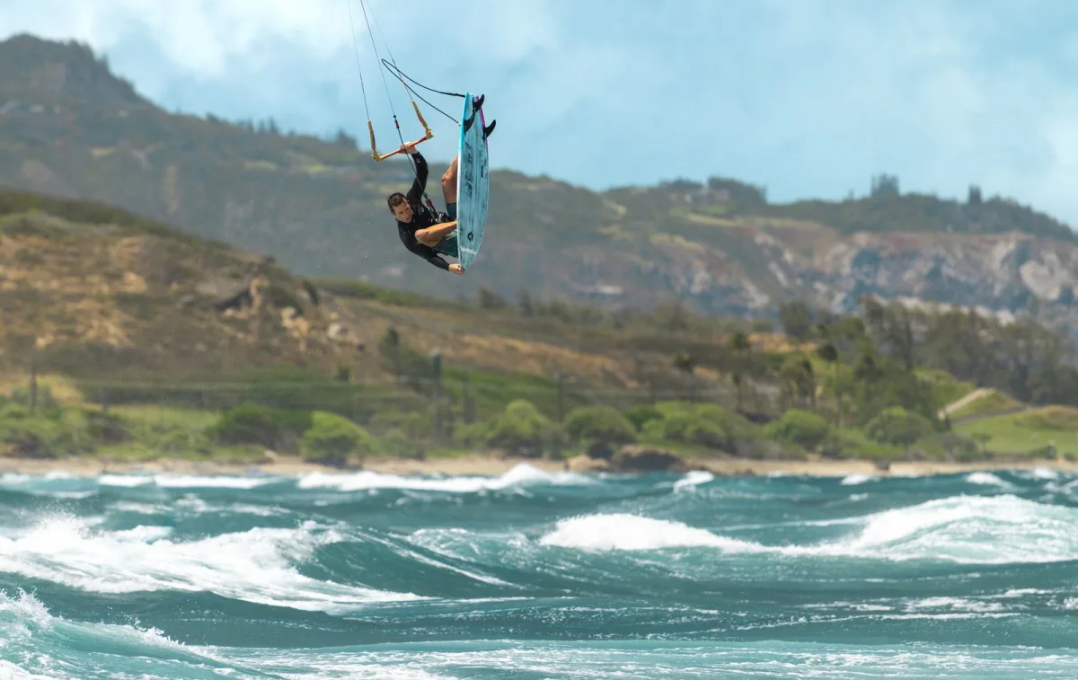 Duotone Neo SLS 2026 en action en kitesurf