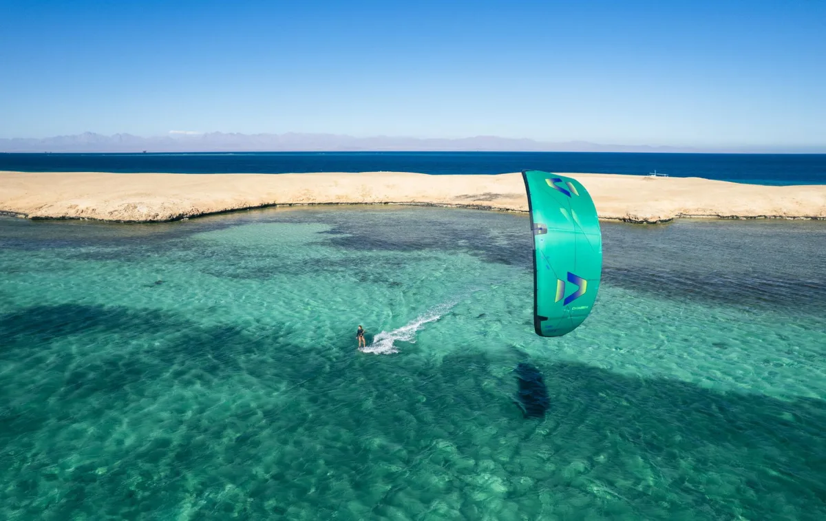 Duotone Evo SLS 2026 en action en kitesurf