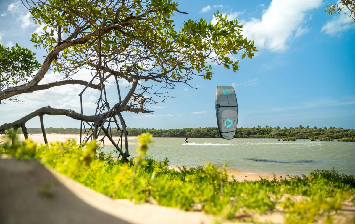 Duotone Evo SLS 2026 en action en kitesurf