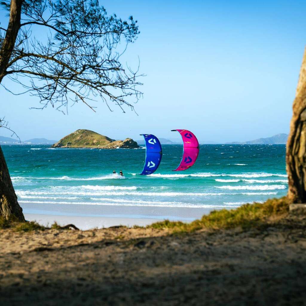 Duotone Evo SLS 2025 en action en kitesurf