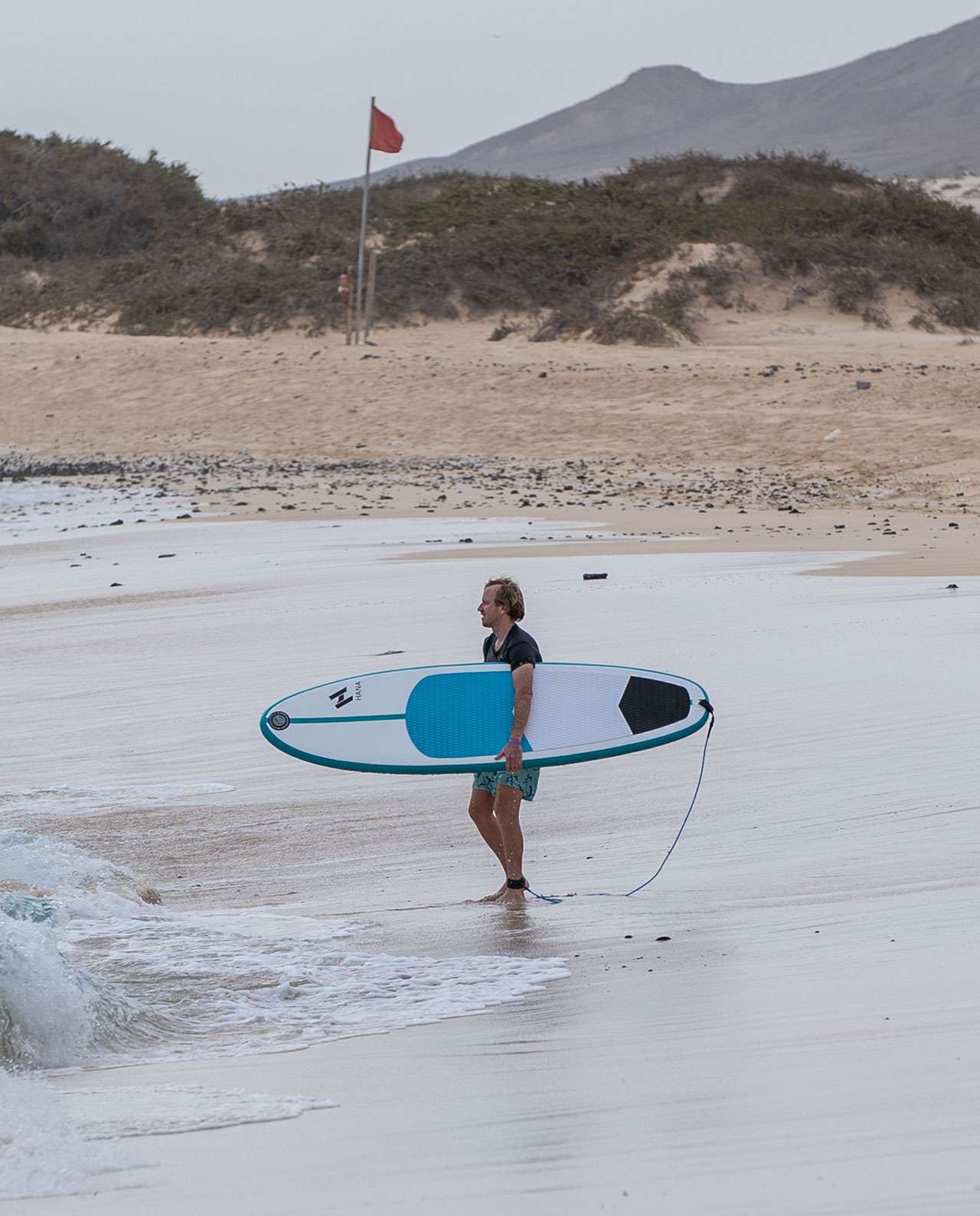 Hana leash surf