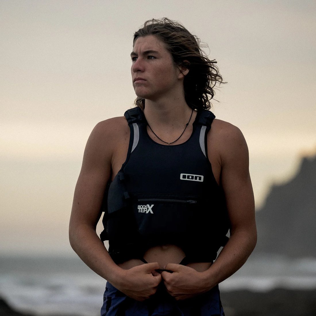 ION Booster X Vest - action Black front