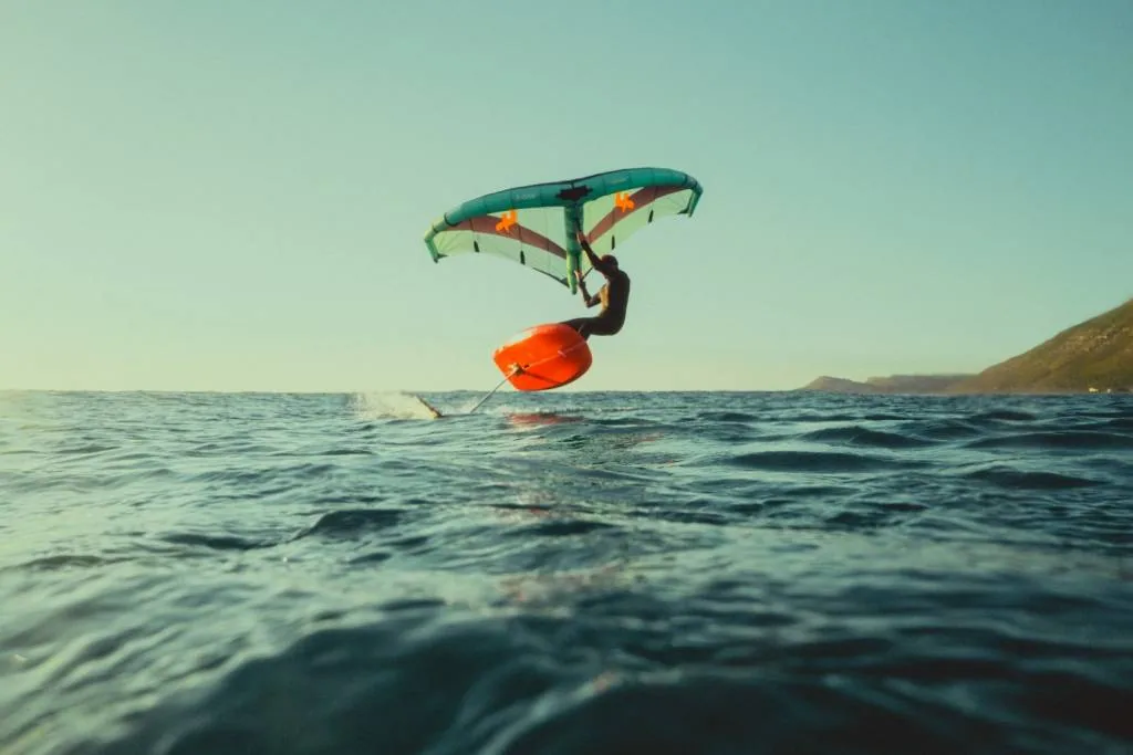 Test et avis F-One Strike V4 2024 - aile de wingfoil polyvalente