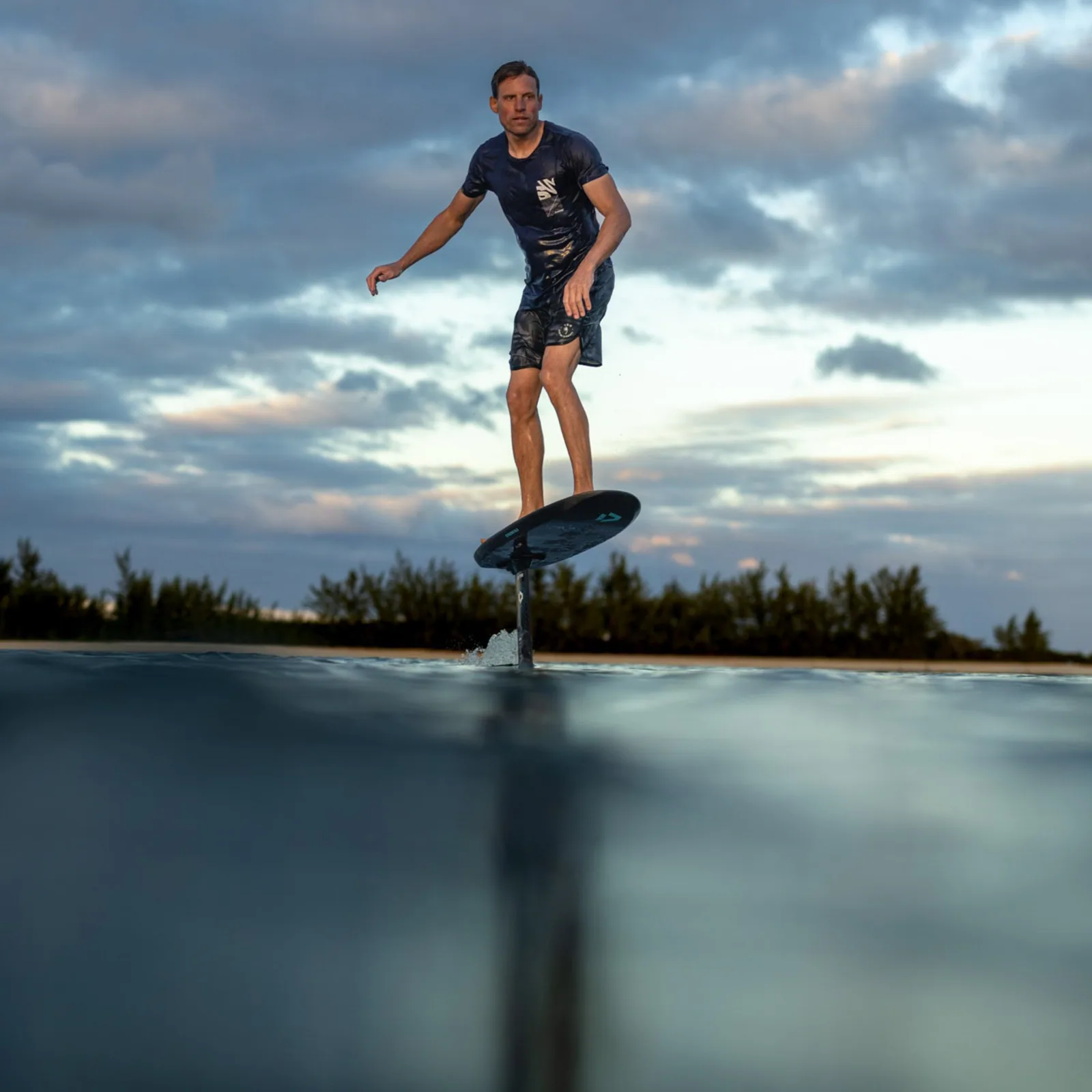 Klaas Voget w pumping na Duotone Strider SLS na Bahamach