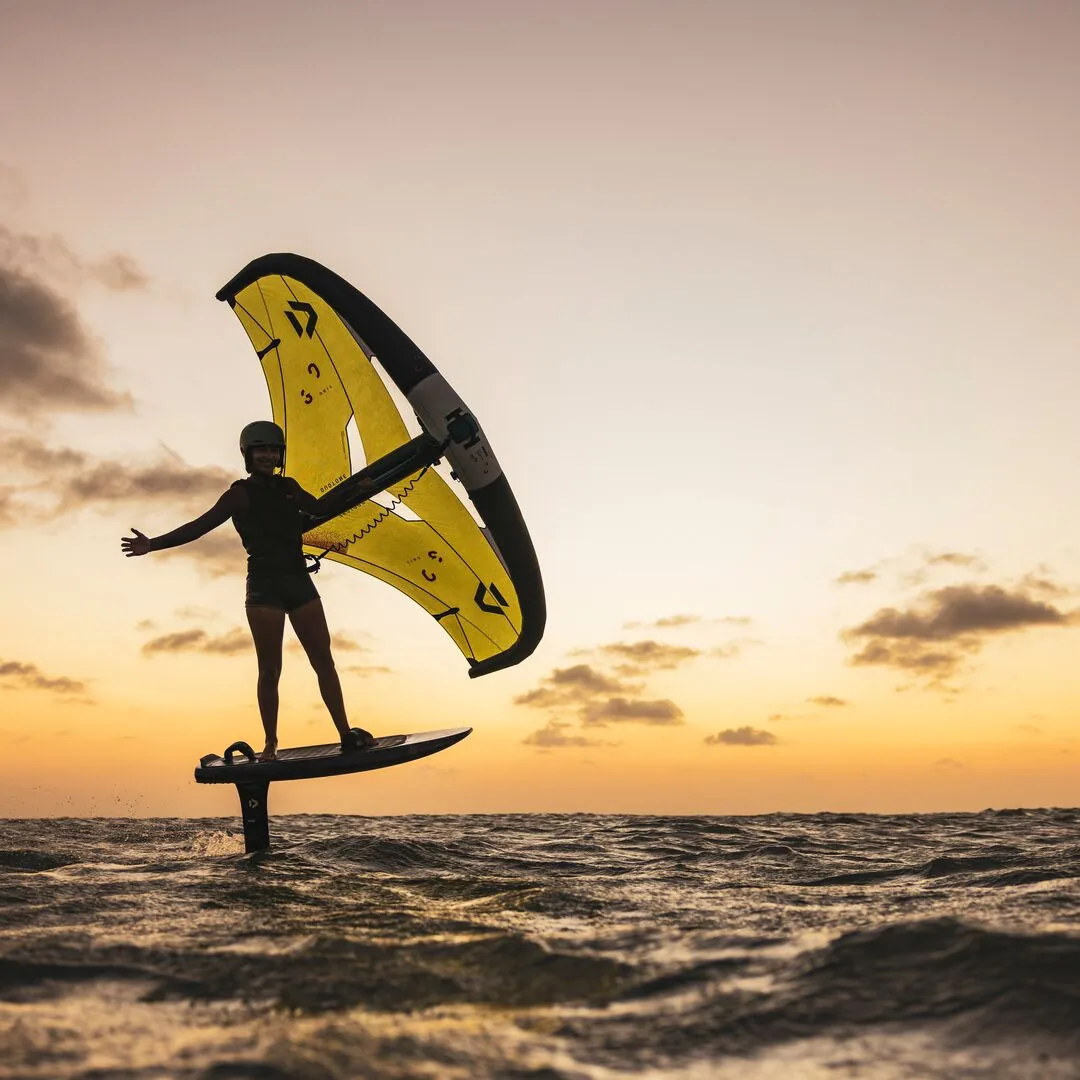 Rider Mar De Arce en wingfoil Duotone Sky Style SLS 2025