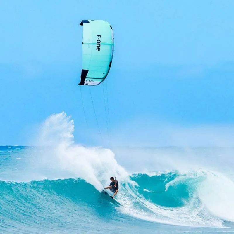 Test F-One Addikt Tec 2025 - Avis aile kitesurf wave GlissEvolution