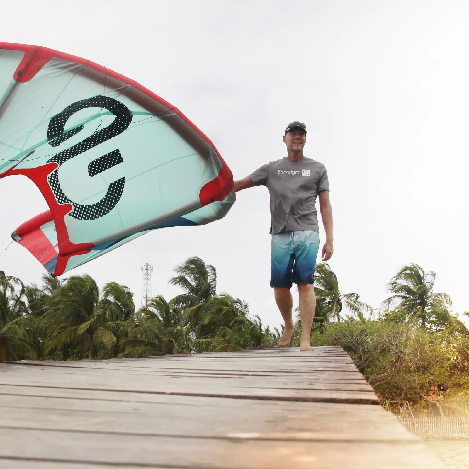 Rider Eleveight en action kitesurf