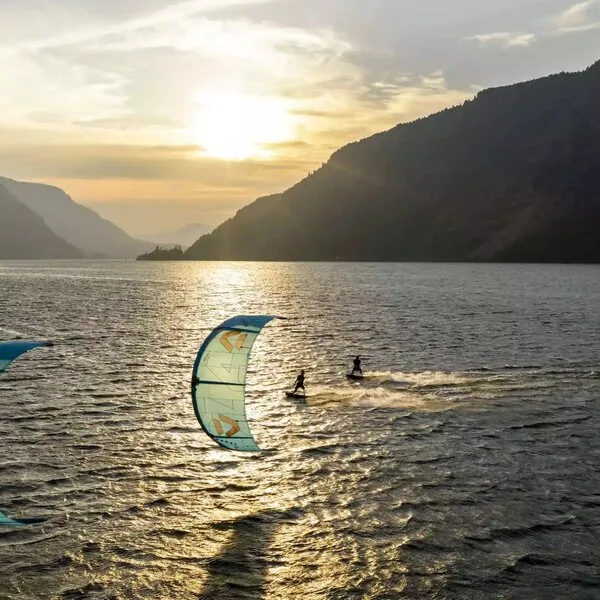 Kitesurf freestyle big air - rider w akcji 2