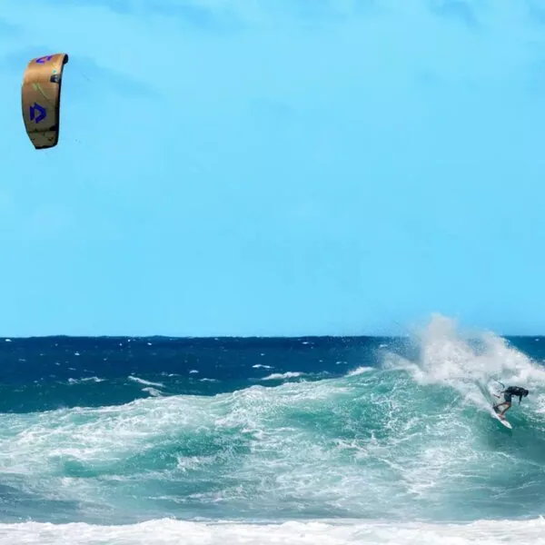 Wave surfkite - pływanie na fali 1