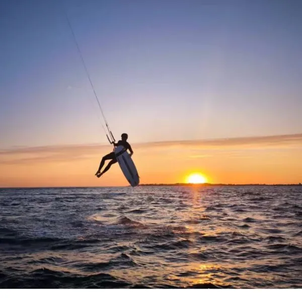 Wave surfkite - pływanie na fali 2