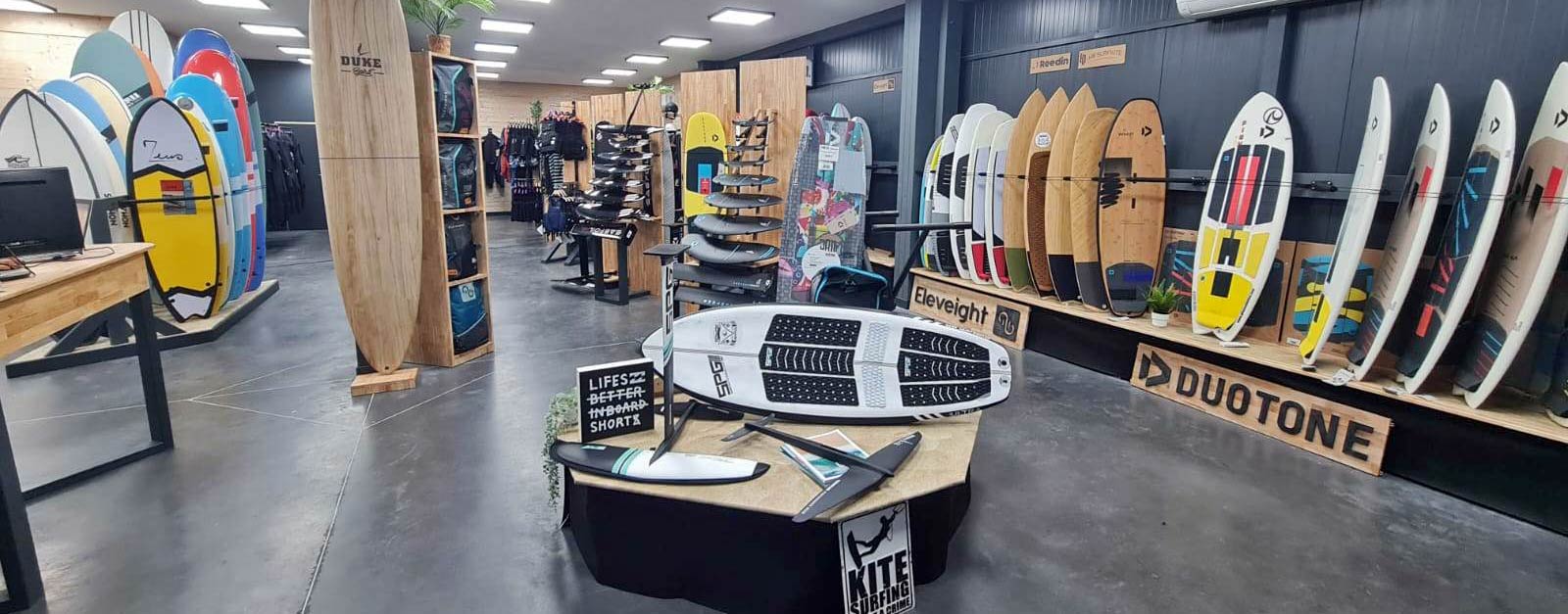 Magasin GlissEvolution à Pornichet, espace kite, foil et mobilité électrique