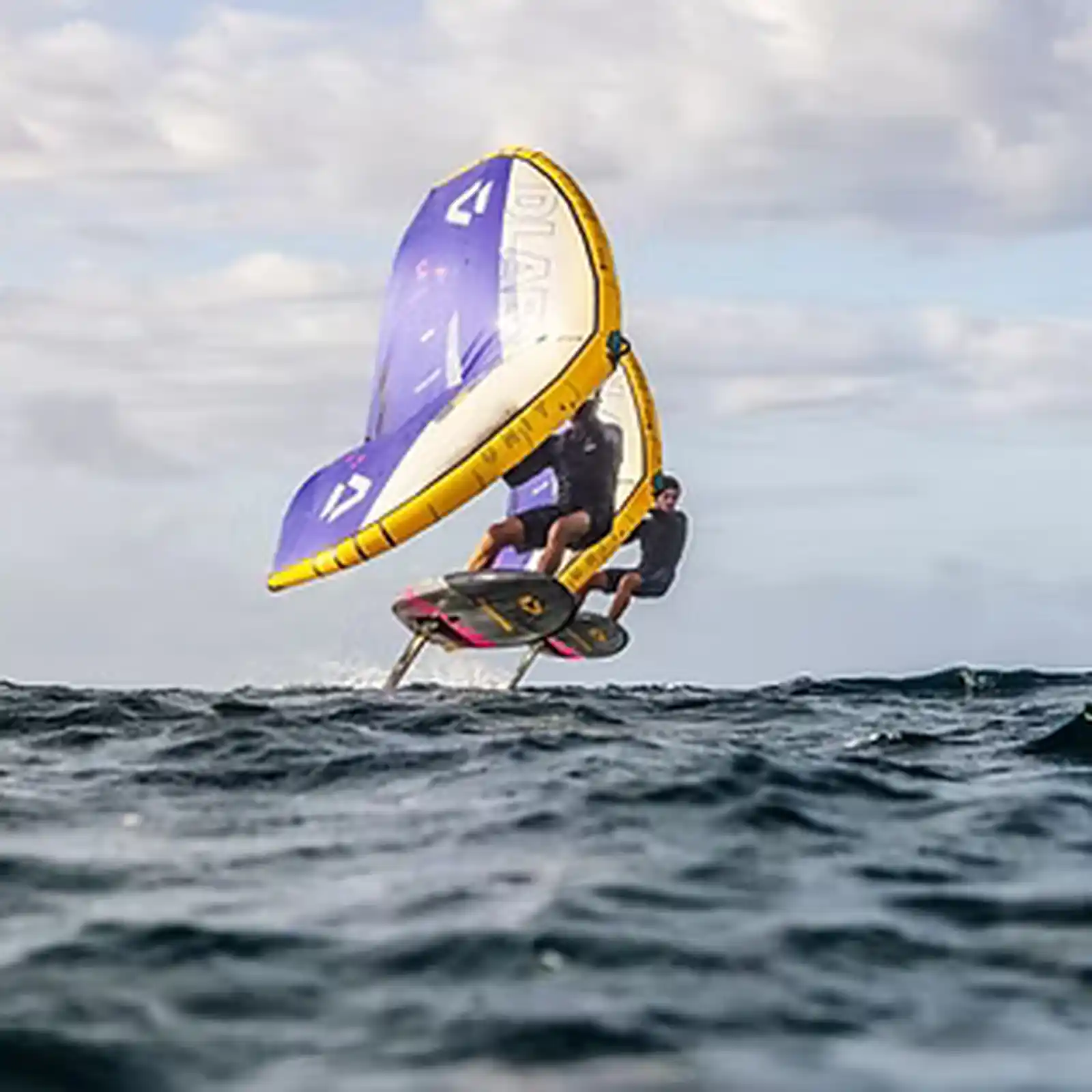Matériel de wingfoil Duotone haut de gamme