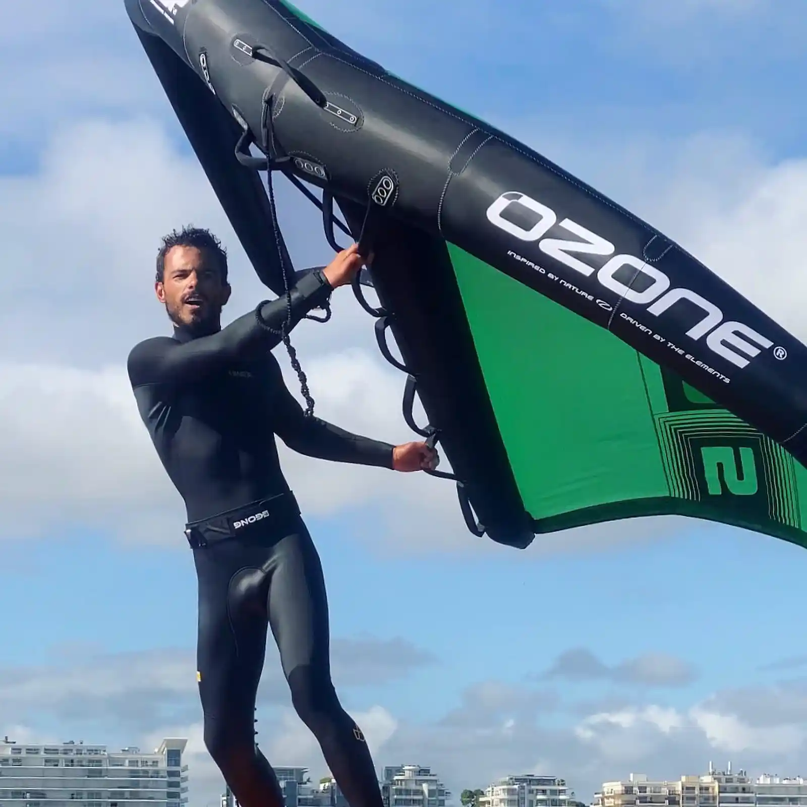 Cours de wingfoil avec Ki Wind dans la baie de La Baule