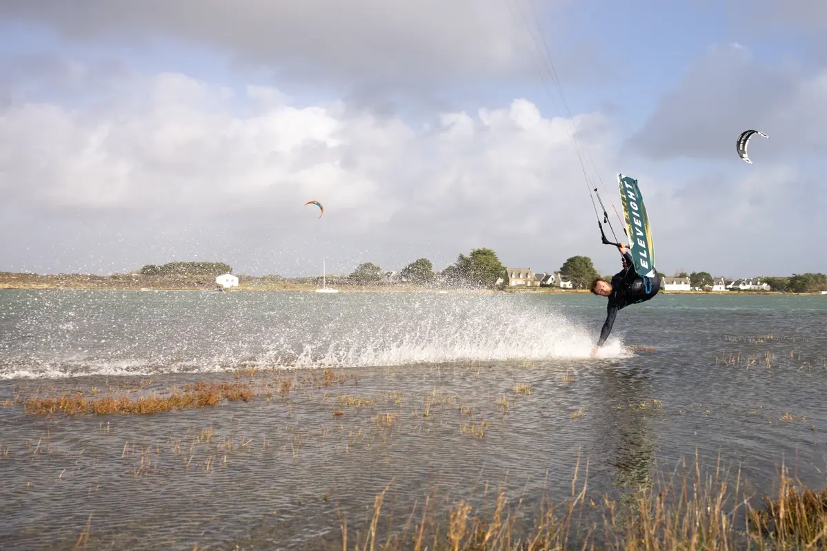 Session de kitesurf en Bretagne avec One Launch Kiteboarding