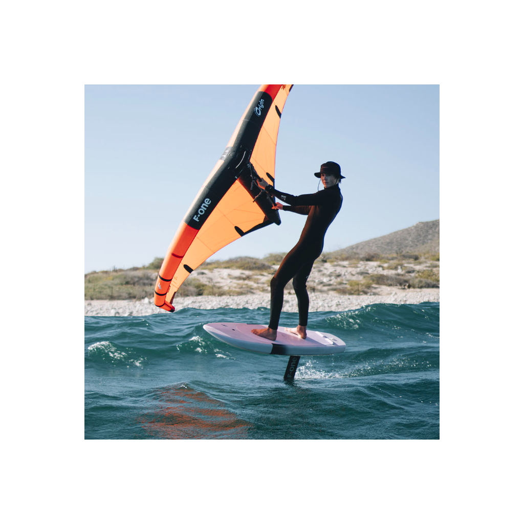 Planche F-One Rocket Wing Crossover 2025 en conditions réelles