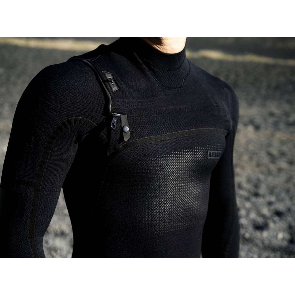 Combinaison ION Seek Select 5/4 Front Zip Men 2026 en action sur l'eau