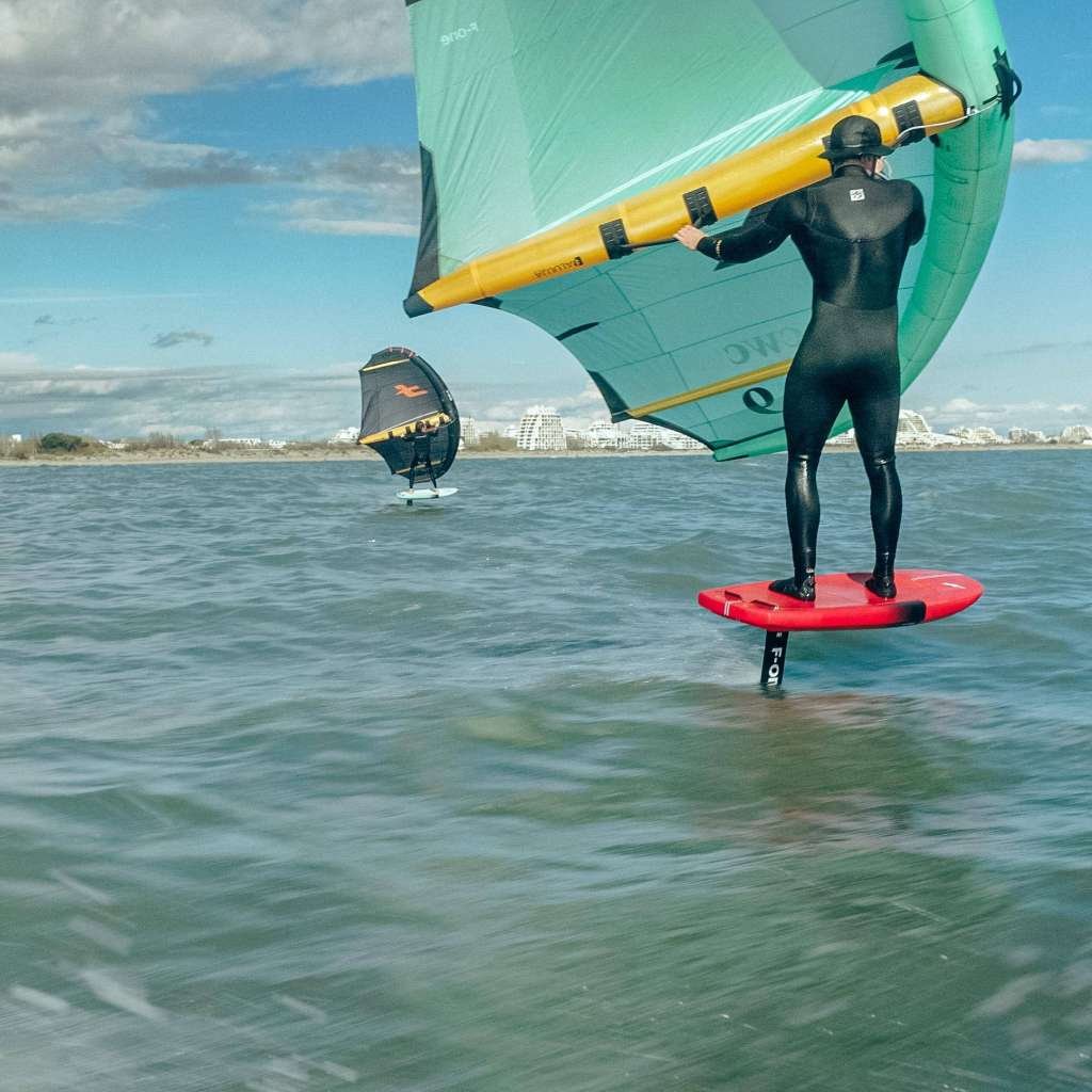 F-ONE STRIKE CWC ALUULA V4 2024 - vue 3