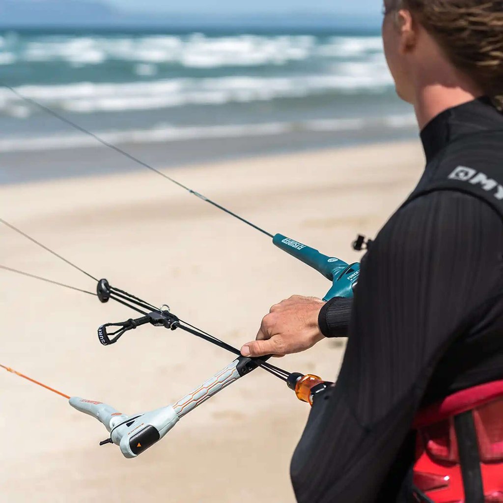 FLYSURFER FORCE CONTROL V2 2025 - vue 3